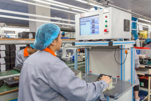 Shenzhen Xindonghui Technology Co., Ltd خط إنتاج المصنع