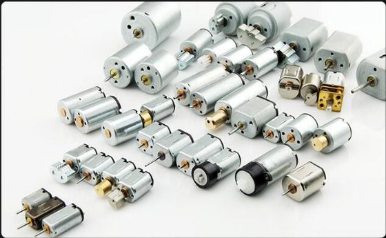 10W - 100W DC محرك العجلات الكوكبية 12V / 24V مع طول العمود المخصص